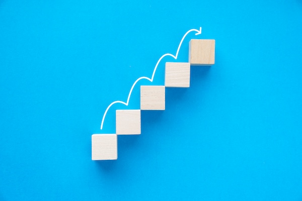 Compare two of the top real estate investor CRMs: FreedomSoft vs REsimpli.