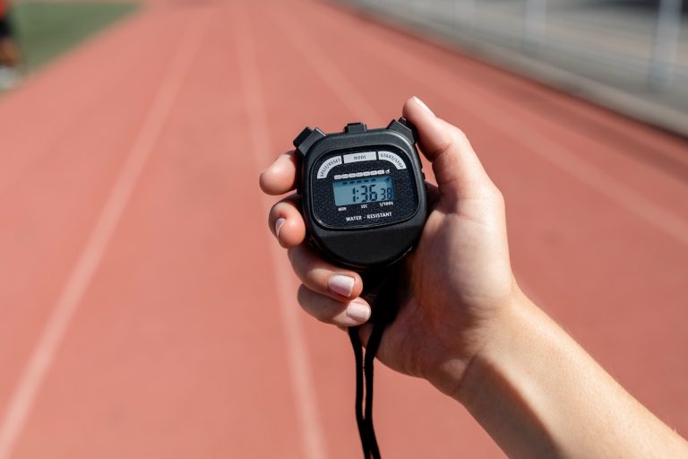 The 60-Second Rule: Why Speed To Lead Determines Who Closes the Deal